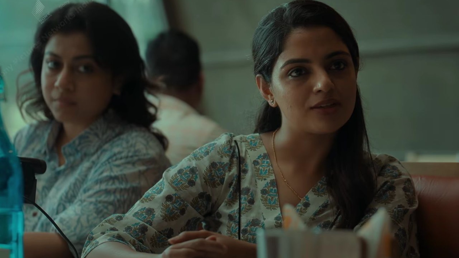 Eyes series Review: Nikhila Vimal and Shruti Ramachandran lead an intriguing show that unmasks dangerous love